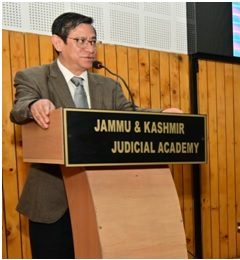 Chief Justice inaugurates JKJA’s sensitization prog on ‘Provisions of Motor Vehicles Amendment Act, Rules, 2022’