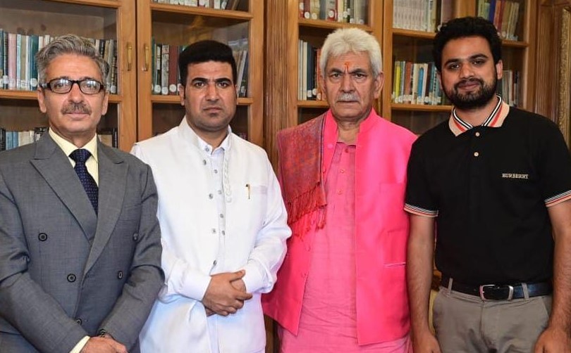 Delegation of Kashmir Jurists calls on Lt Governor