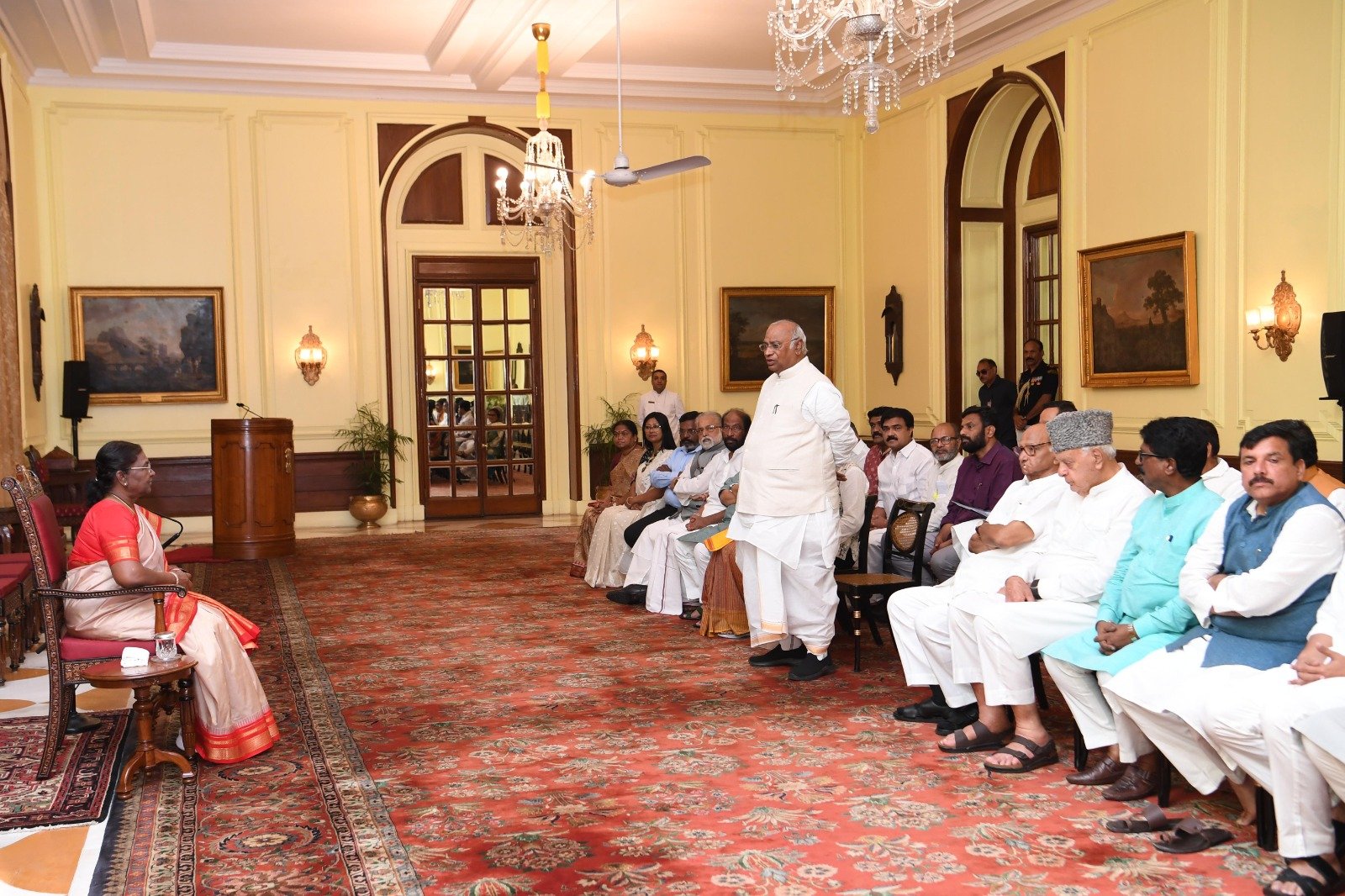 Dr Farooq meets President Droupadi Murmu along with 31 opposition MPs