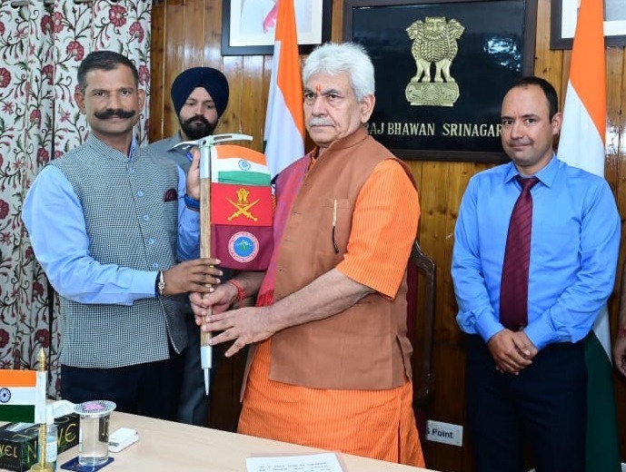 LG Sinha flags in expedition team that scaled Mount Nun, Kun