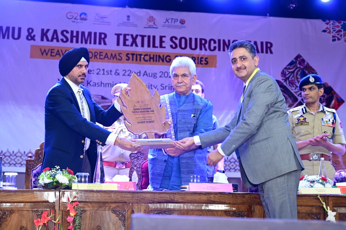 LG Sinha inaugurates International Buyer-Seller meet in Srinagar