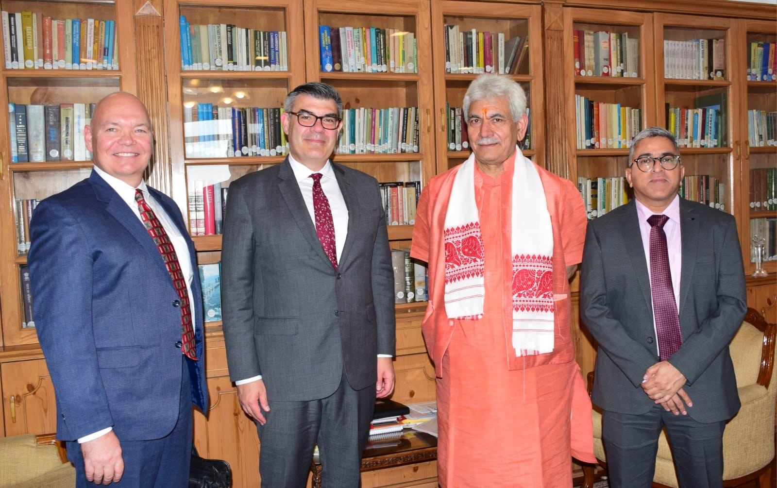 US diplomats call on LG