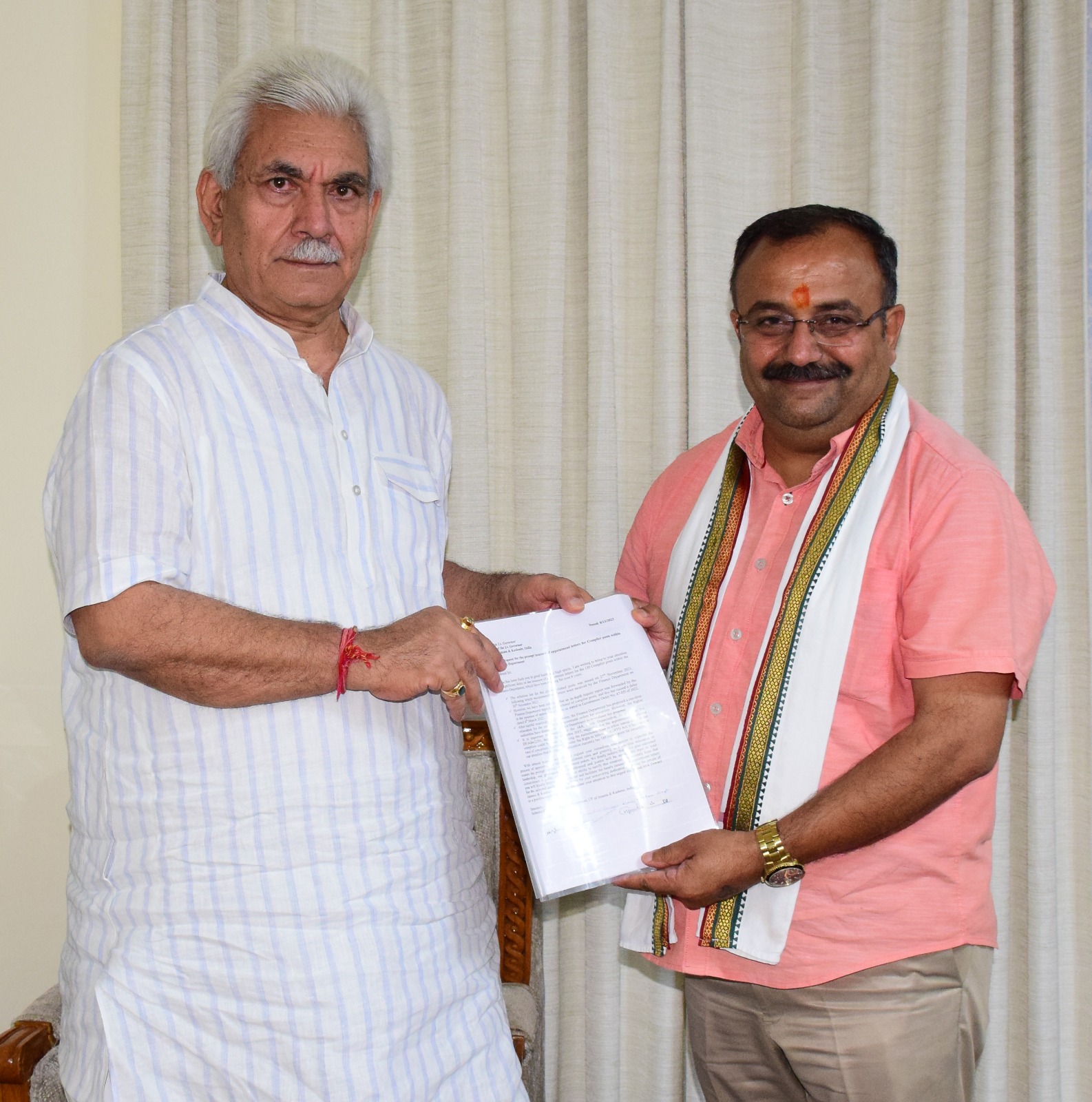 Former Legislator, delegation of outstanding sportspersons, VC SKUAST Jammu call on LG