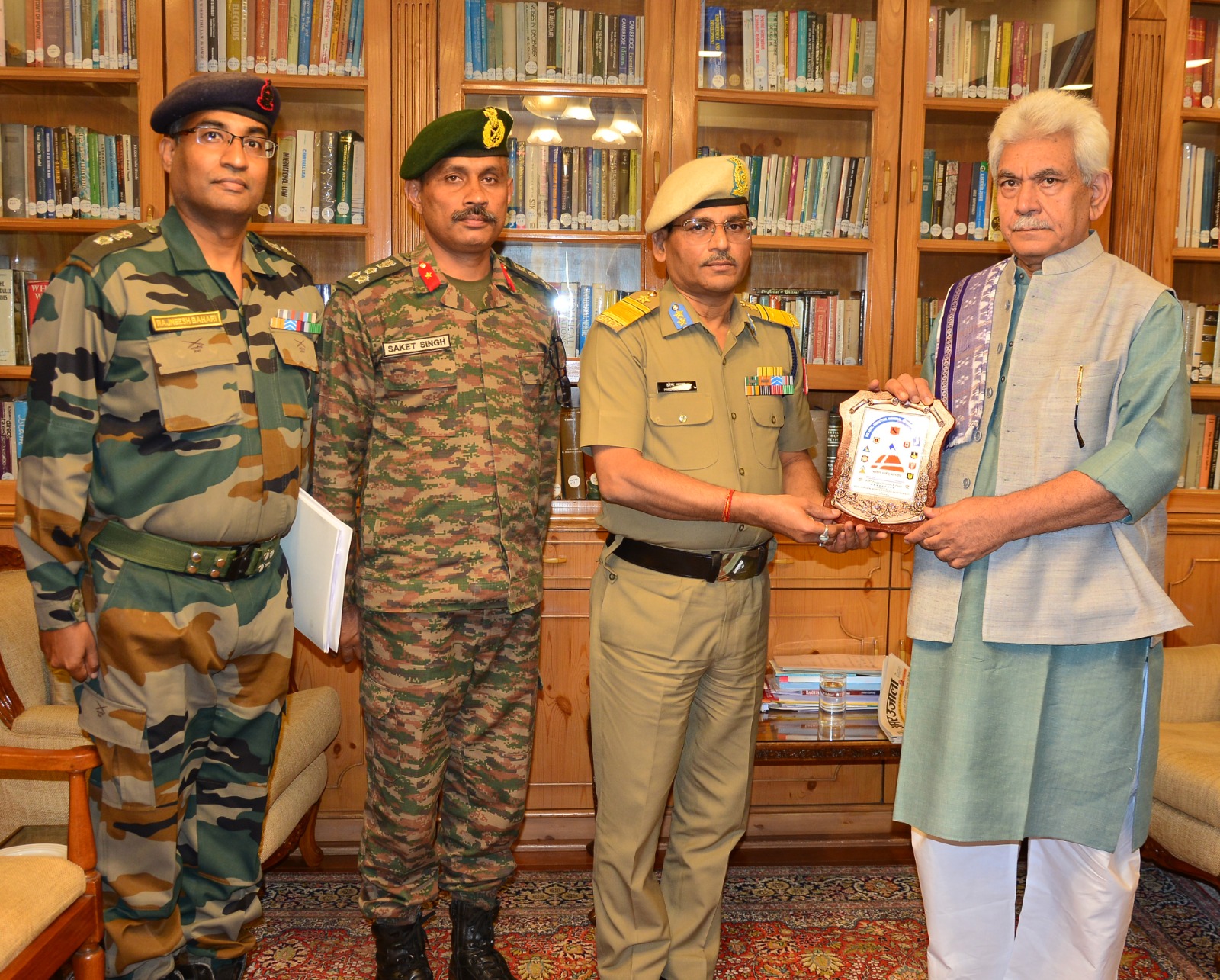 KCCI delegation, VP J&K Apni Party call on LG