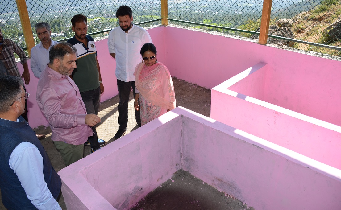 Mandeep Kaur visits Harwan block of Srinagar