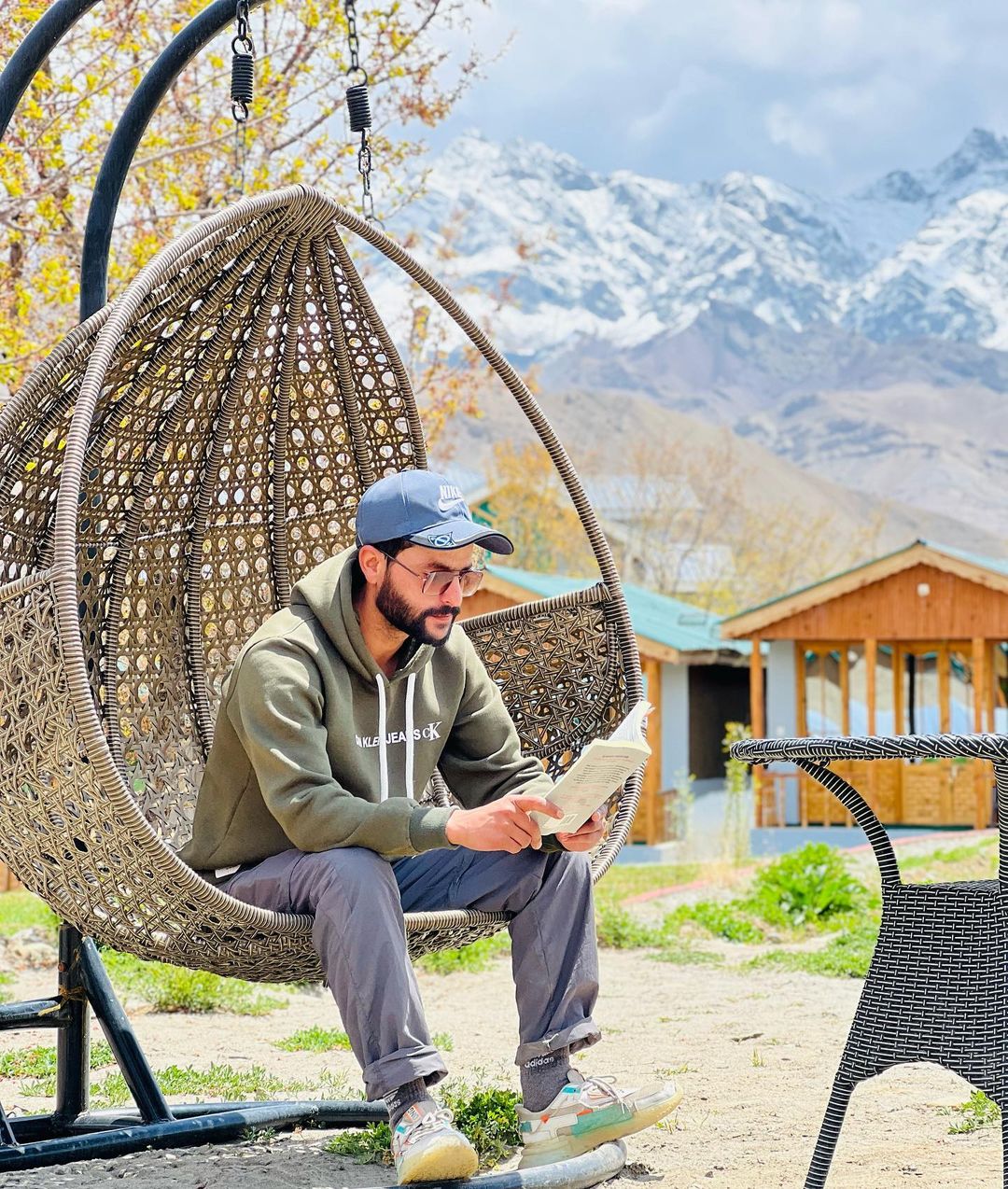 Instagram Visionaries Unveil Sonamarg’s Beauty: Rouf and Manzoor’s Creative Expedition