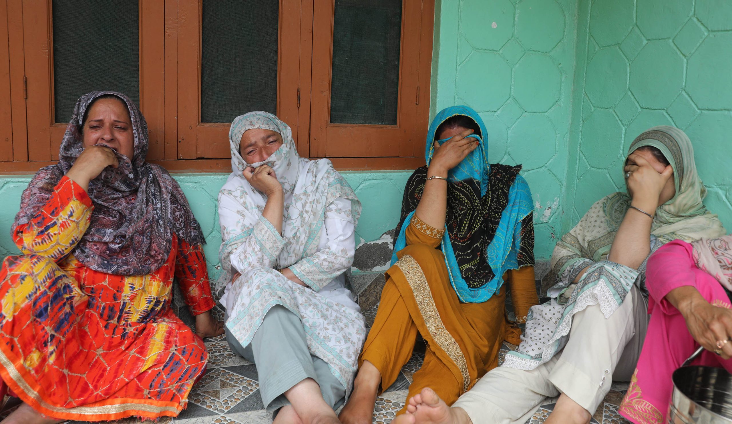 Massive operation underway in Kulgam after 3 soldiers killed day earlier