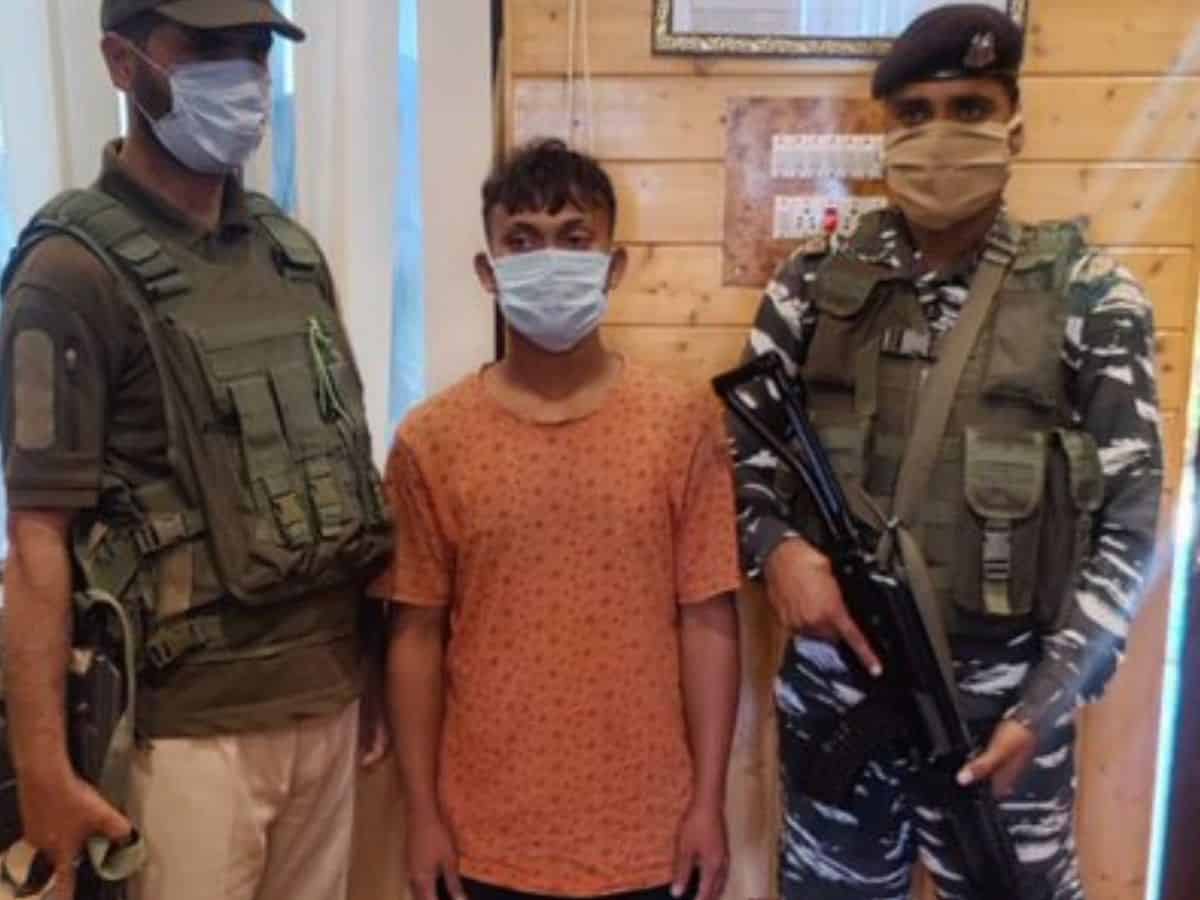 West Bengal man arrested with stolen pistol in Srinagar