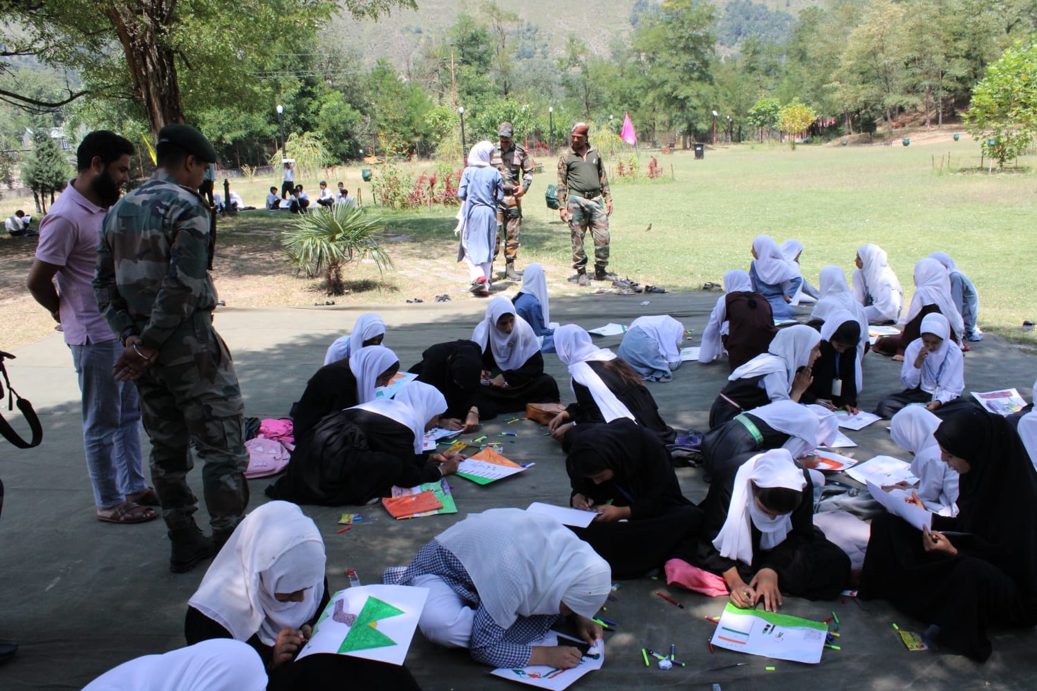 Army conducts Painting competition at Eco Park, Khadniyar, Baramulla