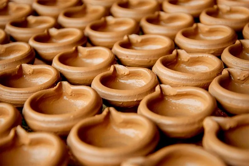 Kashmiri potter bags bulk order for 10,000 diyas for I-Day celebrations