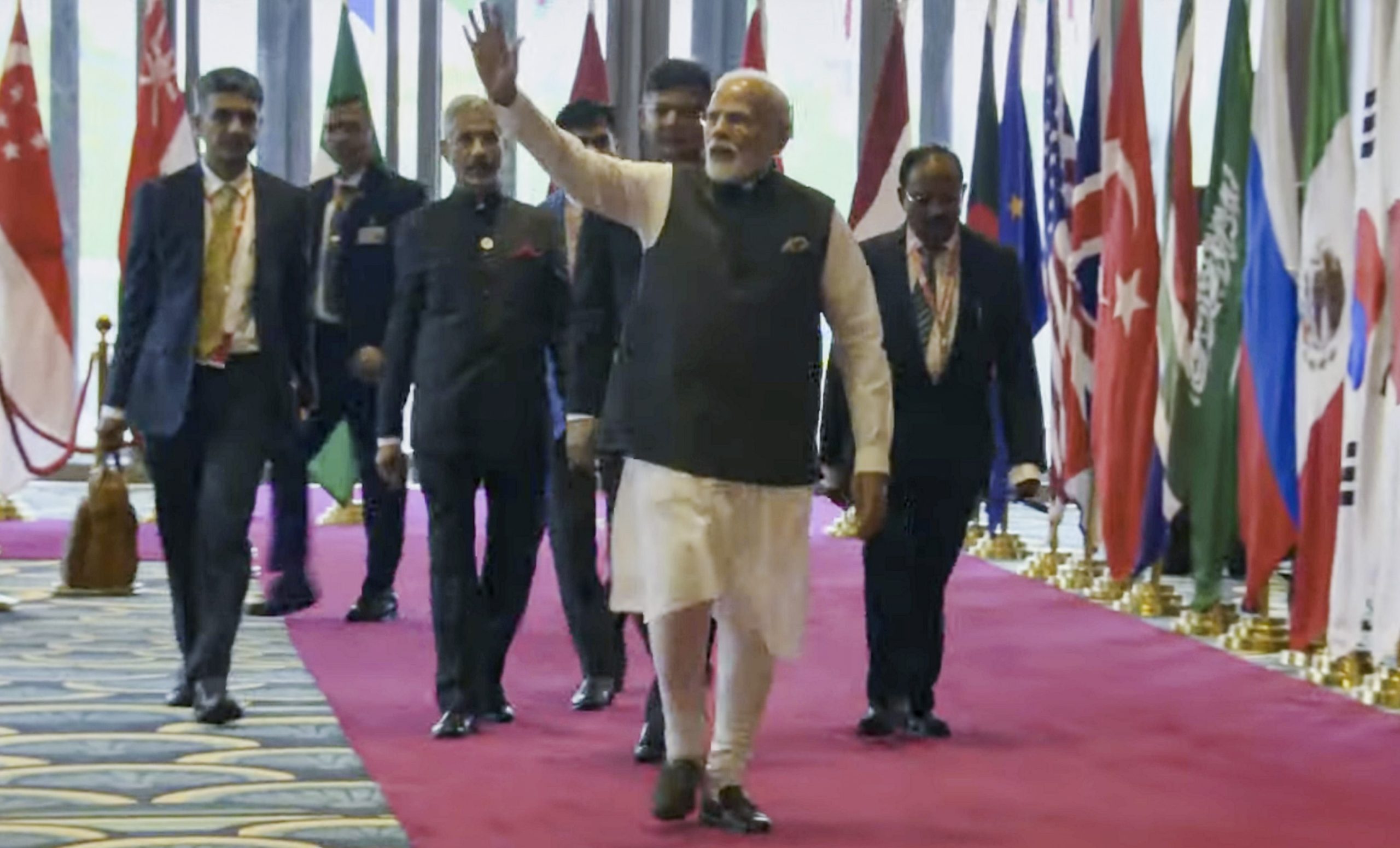 PM Modi welcomes world leaders at G20 venue