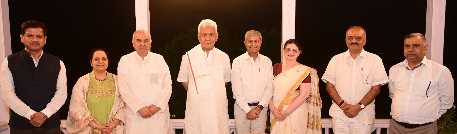 Delegations of Akhil Bhartiya Ayurveda Mahasammelan, Gandhi Global Family call on LG