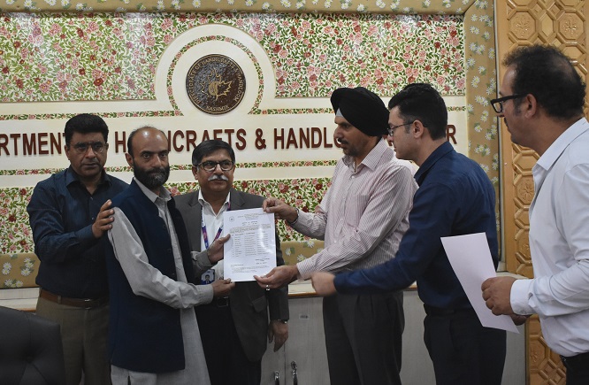 Handicrafts deptt celebrates artisans on Teachers’ Day