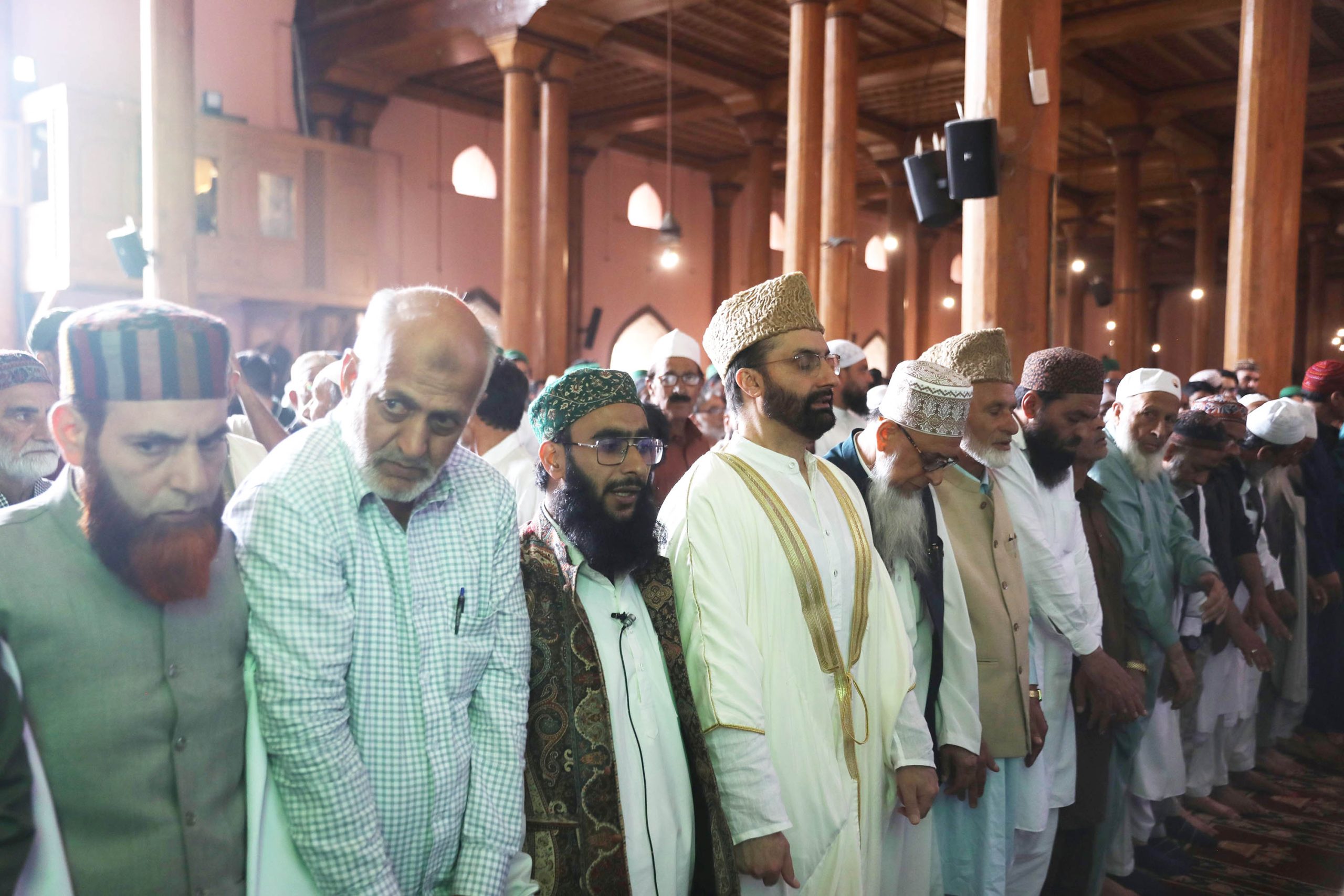 Mirwiaz delivers Friday sermon at Jama Masjid after 4 years