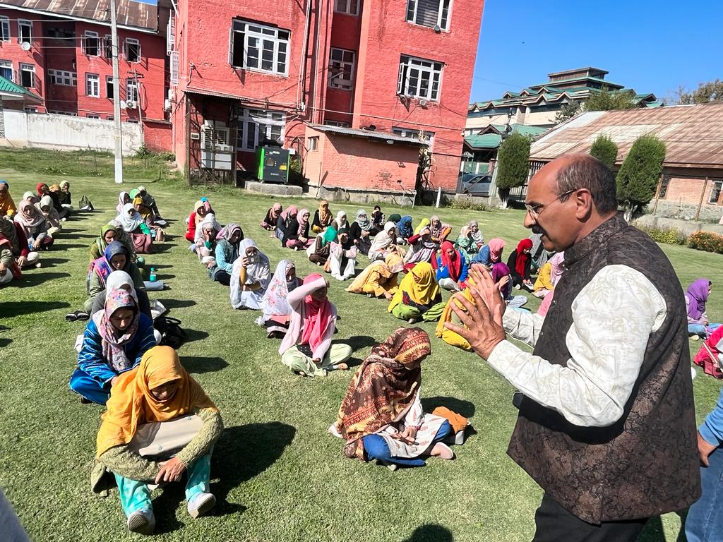 Director Agriculture interacts with group of farmers from Kargil