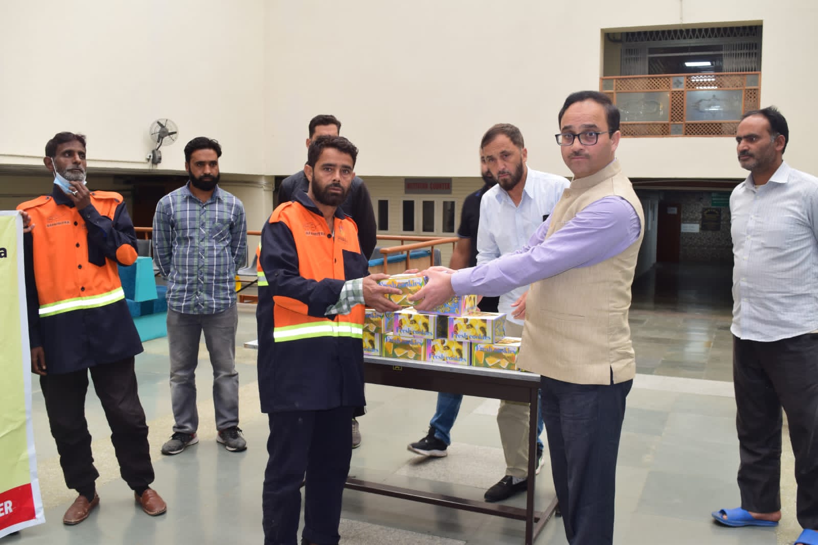 Swachh Bharat Diwas: High Court felicitates Safaimitras