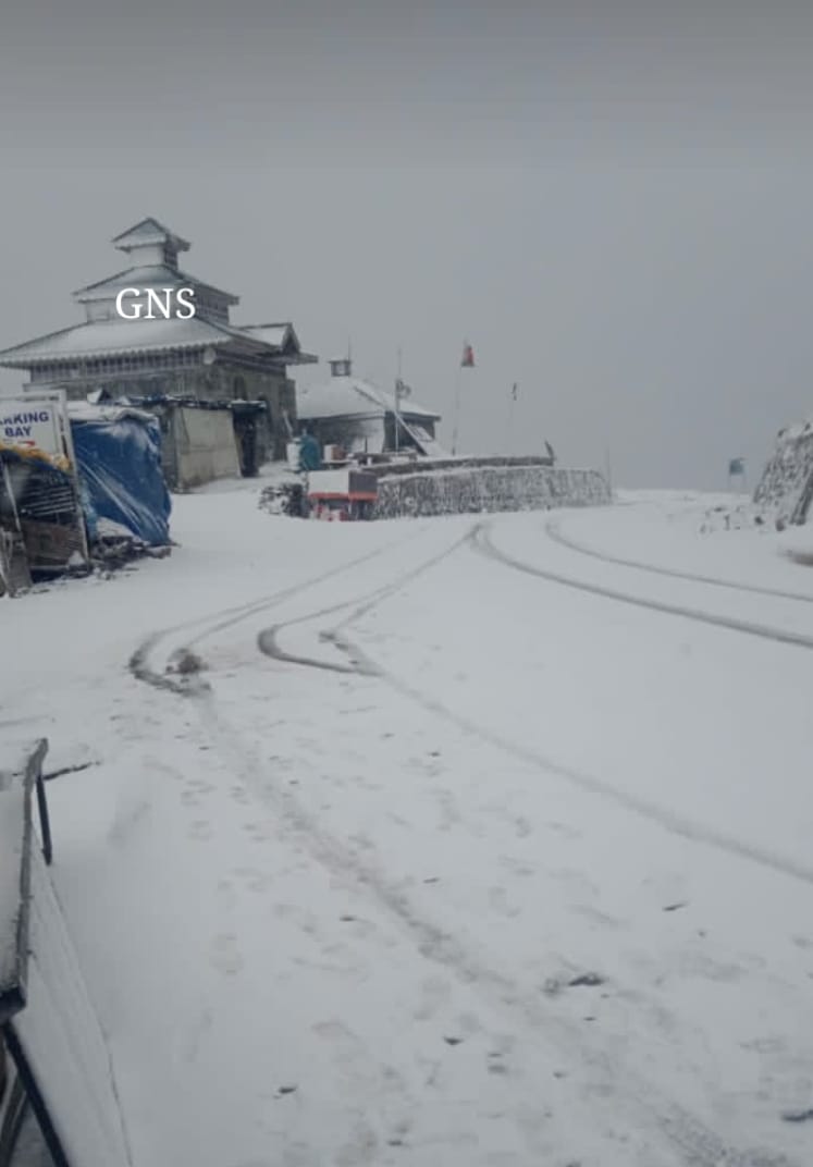 Mughal road closed due to fresh snowfall