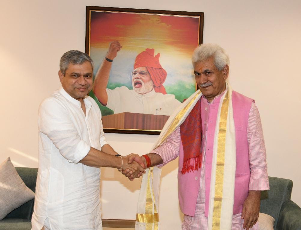 LG meets Minister for Railways, Communications, Electronics & Information Technology