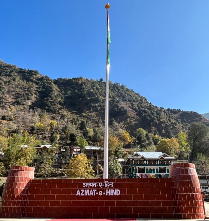 Lt Gen Rajiv Ghai hoists tallest Tricolour ‘Azmat-e-Hind’ at Tithwal