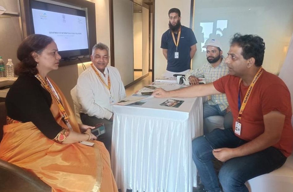 Addl Secretary I&B visits J&K Pavilion of 17th Film Bazaar at Goa