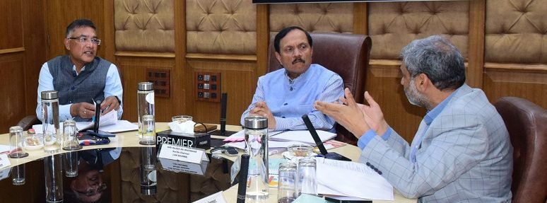 Advisor Bhatnagar chairs 21st BoDs meet of JKBOCWWB