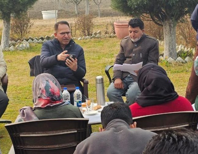 Director Horticulture inspects facilities, initiatives at ACHD Zainapora