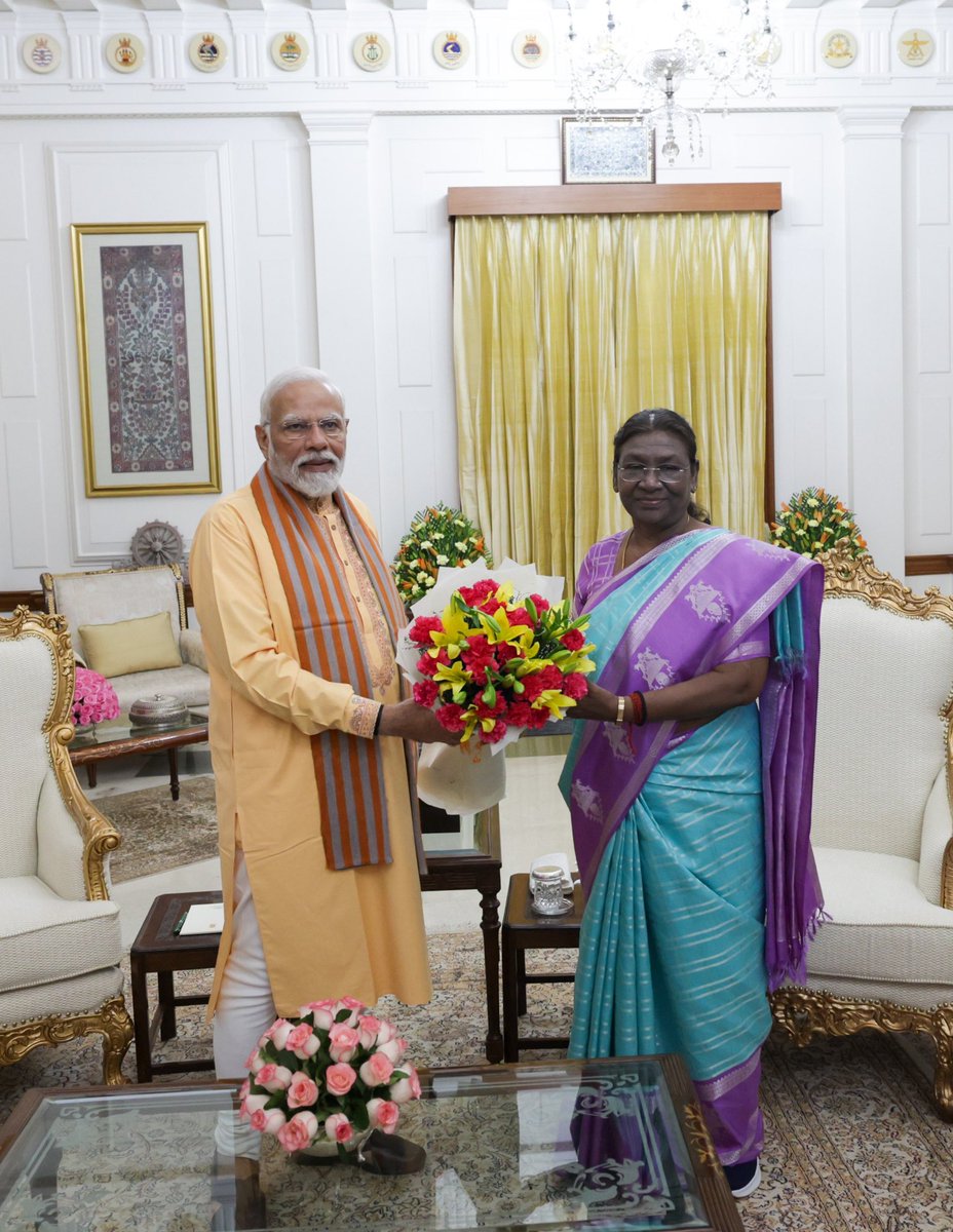 PM Modi calls on president, vice president to extend Diwali wishes