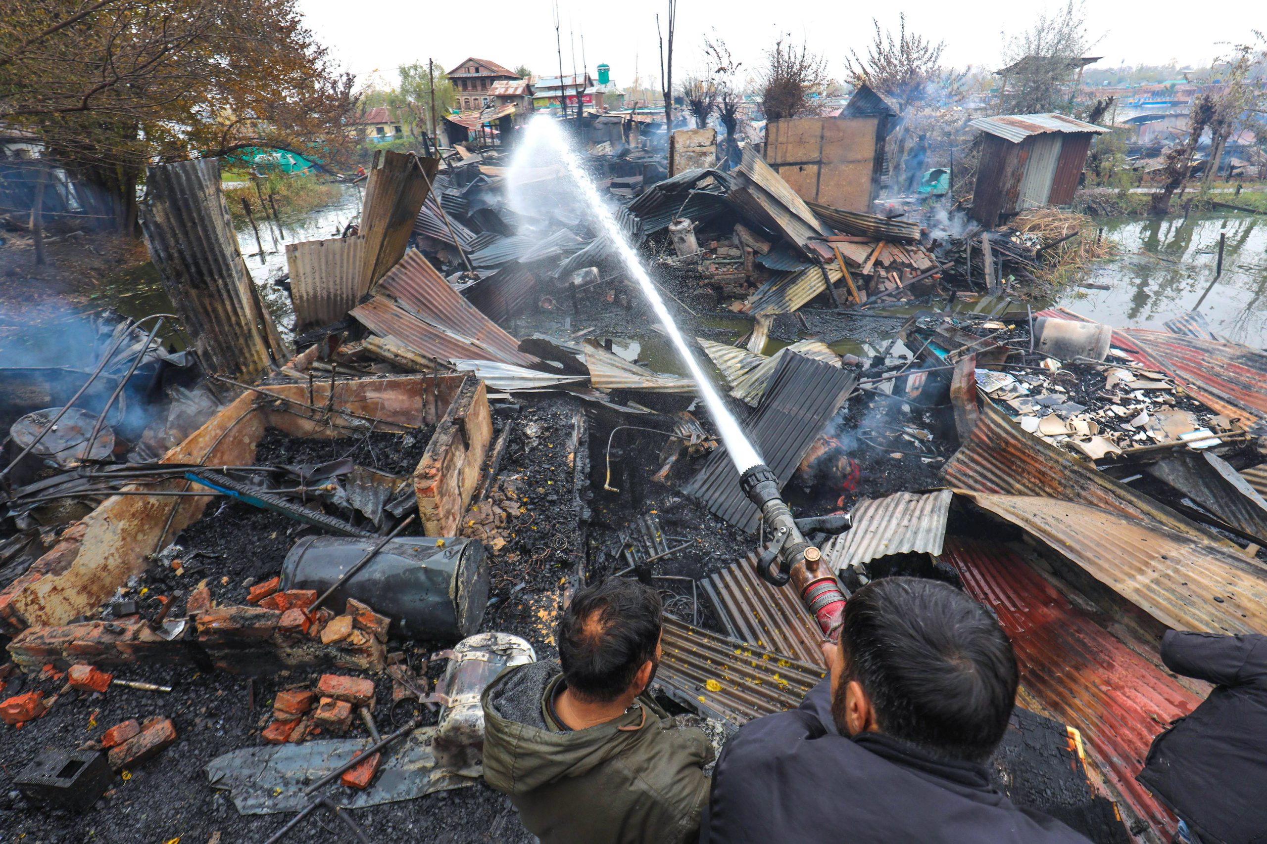 Afloat on water, 3 tourists die in houseboat blaze in Dal Lake