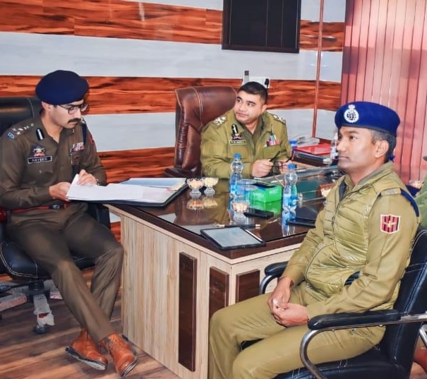 IGP Kashmir chairs security review meeting in Anantnag