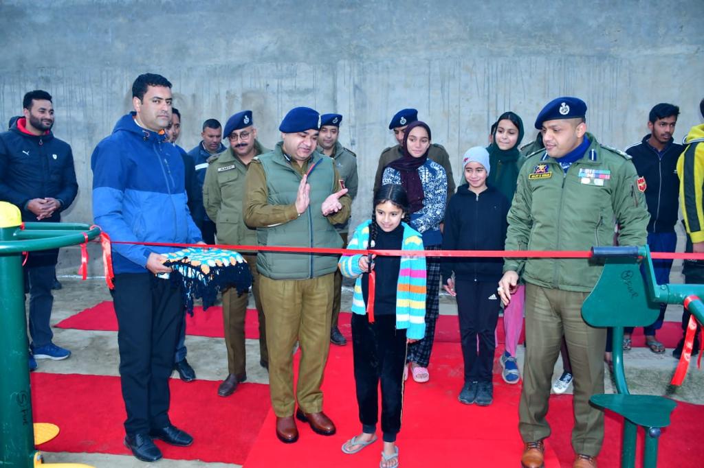 IGP Kmr inaugurates open-air gymnasium in Police Housing Colony Bemina