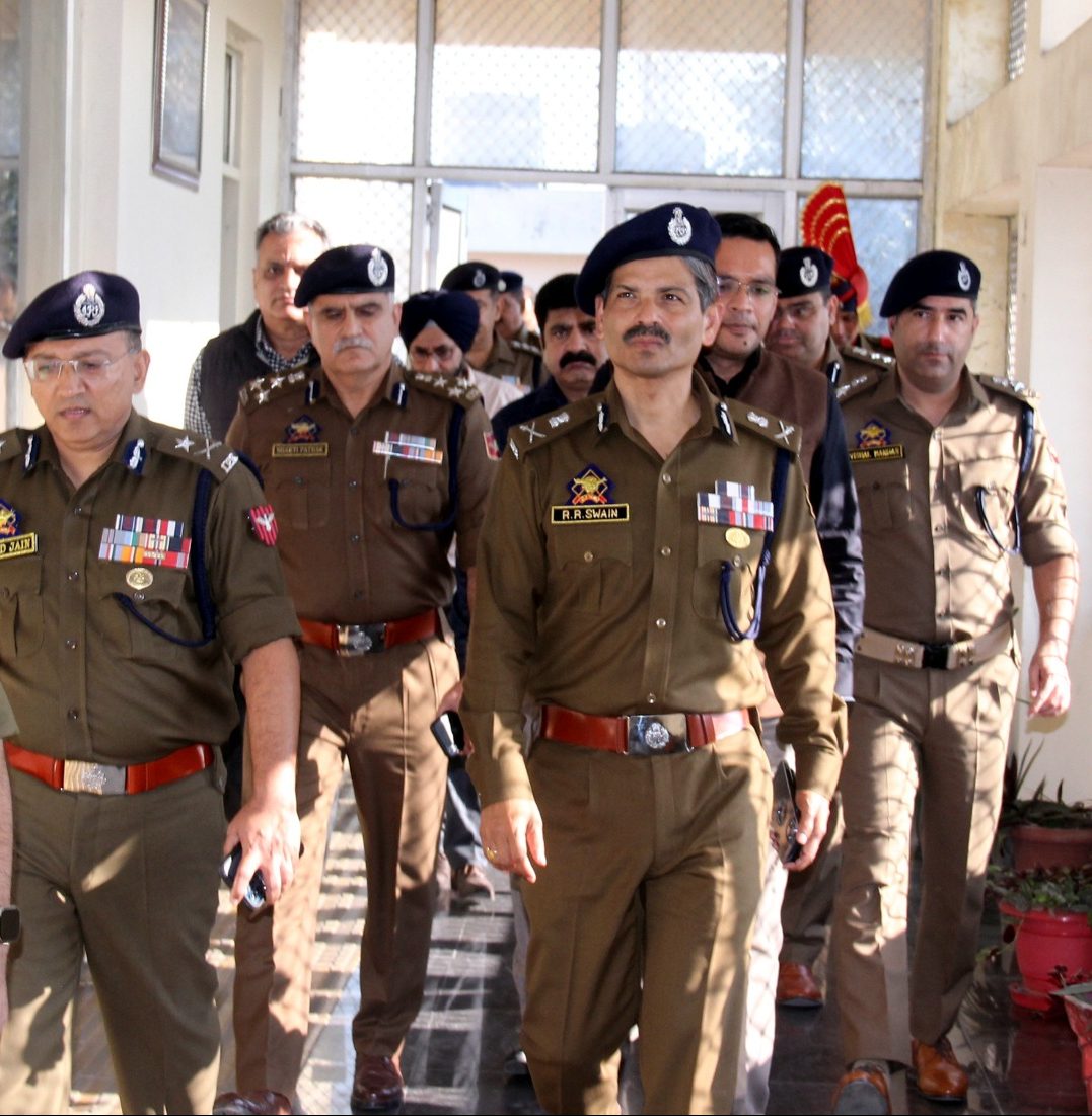 Fix responsibility up to last man, but also give juniors required authority and resources: DGP to officers