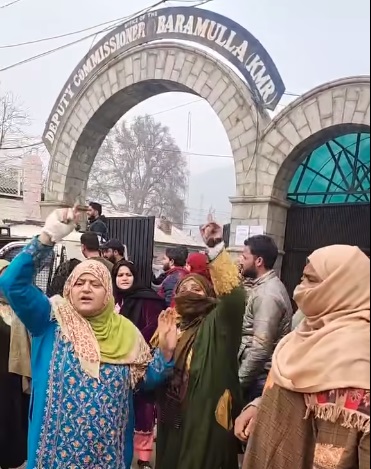 Baramulla: Family protests alleged medical negligence in woman’s death