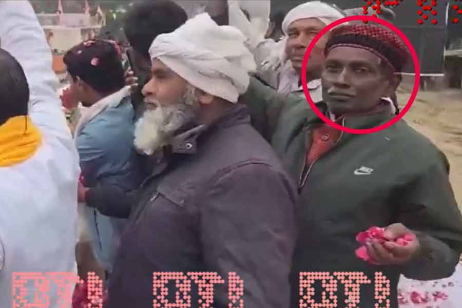Ayodhya case litigant Iqbal Ansari showers rose petals during PM Modi’s roadshow