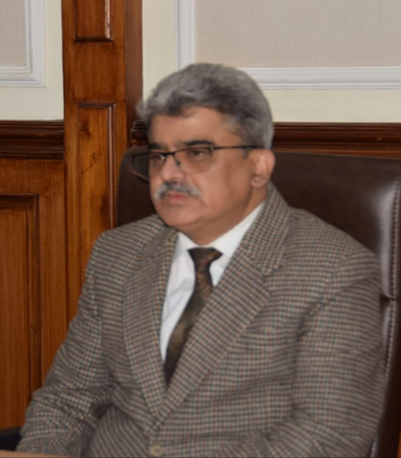 CS reviews progress of ongoing VBSY with DCs & District Prabharis