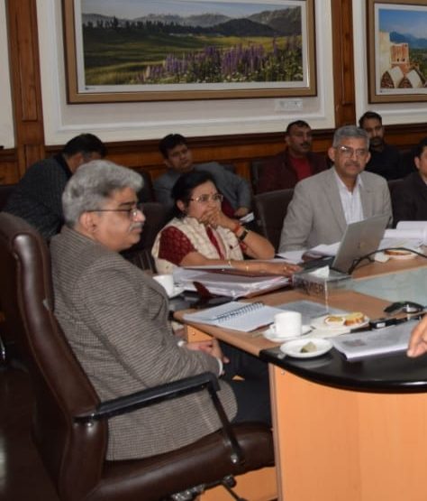 Dulloo urges tough action on illegal mining, simultaneous boost in building material permits