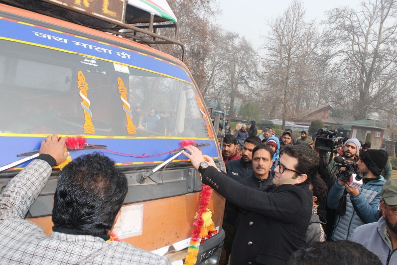 Commr SMC launches ‘Viksit Bharat Sankalp Yatra’ in Srinagar