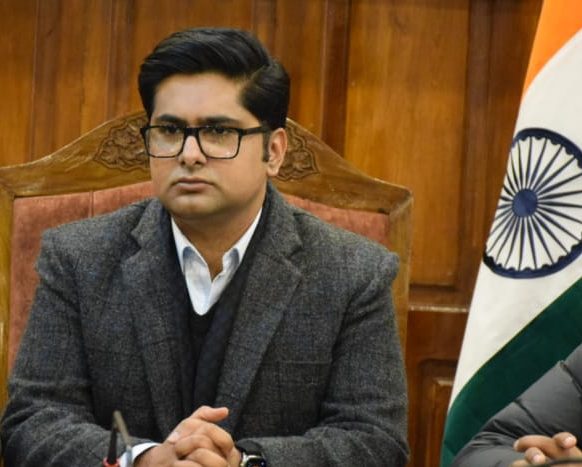 DC, SSP Bandipora hold interaction with Civil Society, Traders, Transporters