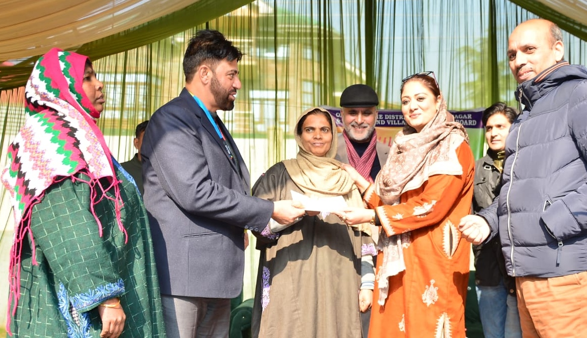 Dr Hina Shafi distributes sponsorship letter to beneficiaries under JKREGP and PMEGP