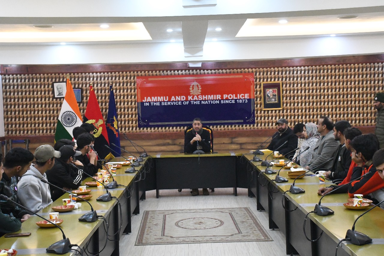 Police organizes reception for 24th Rashtra Katha Shivir 2023 returnees 