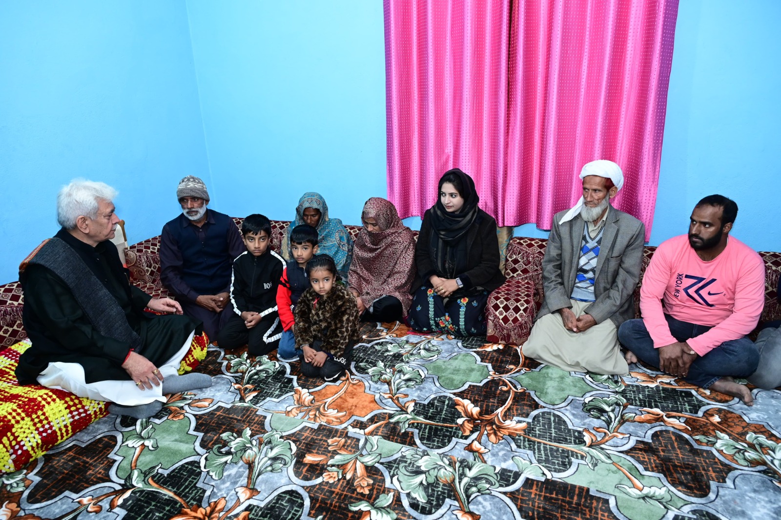 LG Sinha pays tribute to Martyred Havaldar Abdul Majid in Poonch