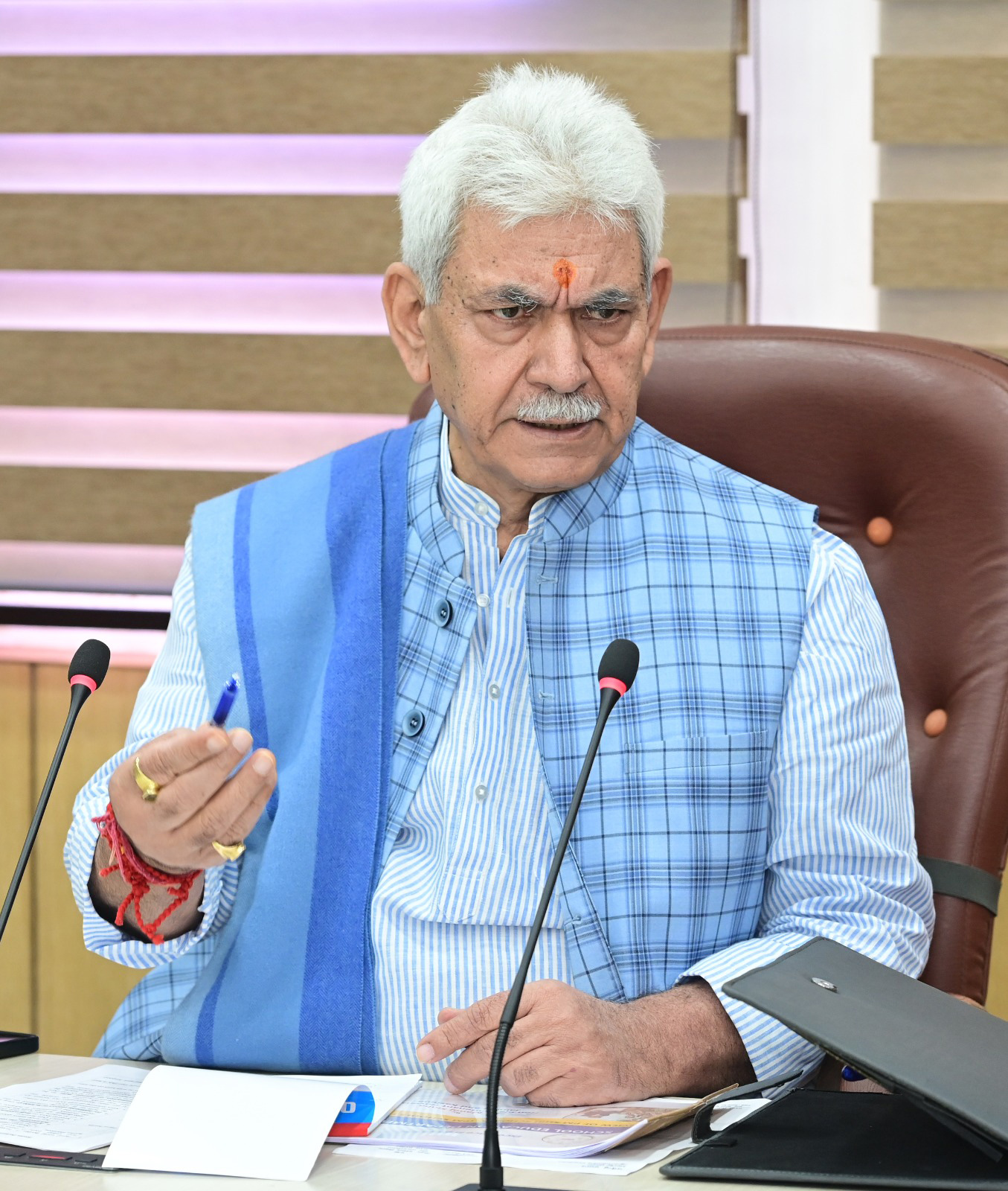 Prepare comprehensive five-year plan to reduce distance of schools: LG