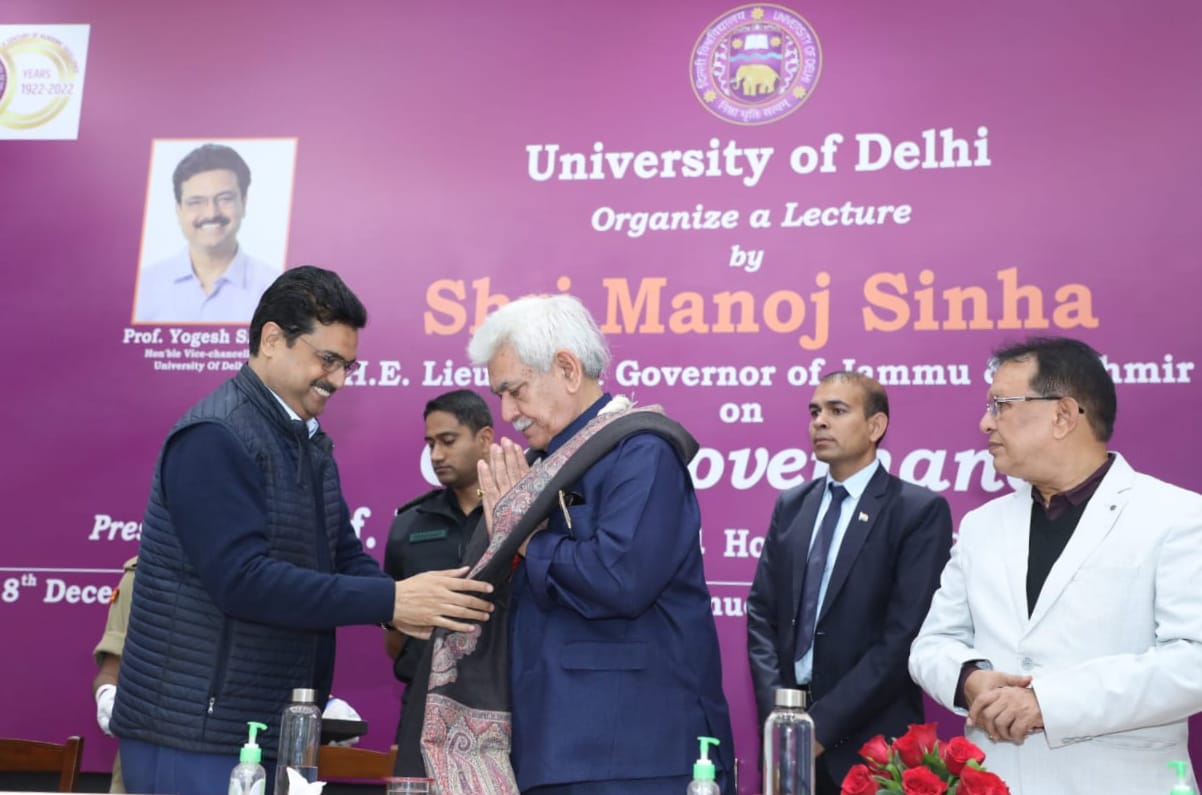 Better services are citizens’ right; admin must function as efficient service provider too: LG Sinha