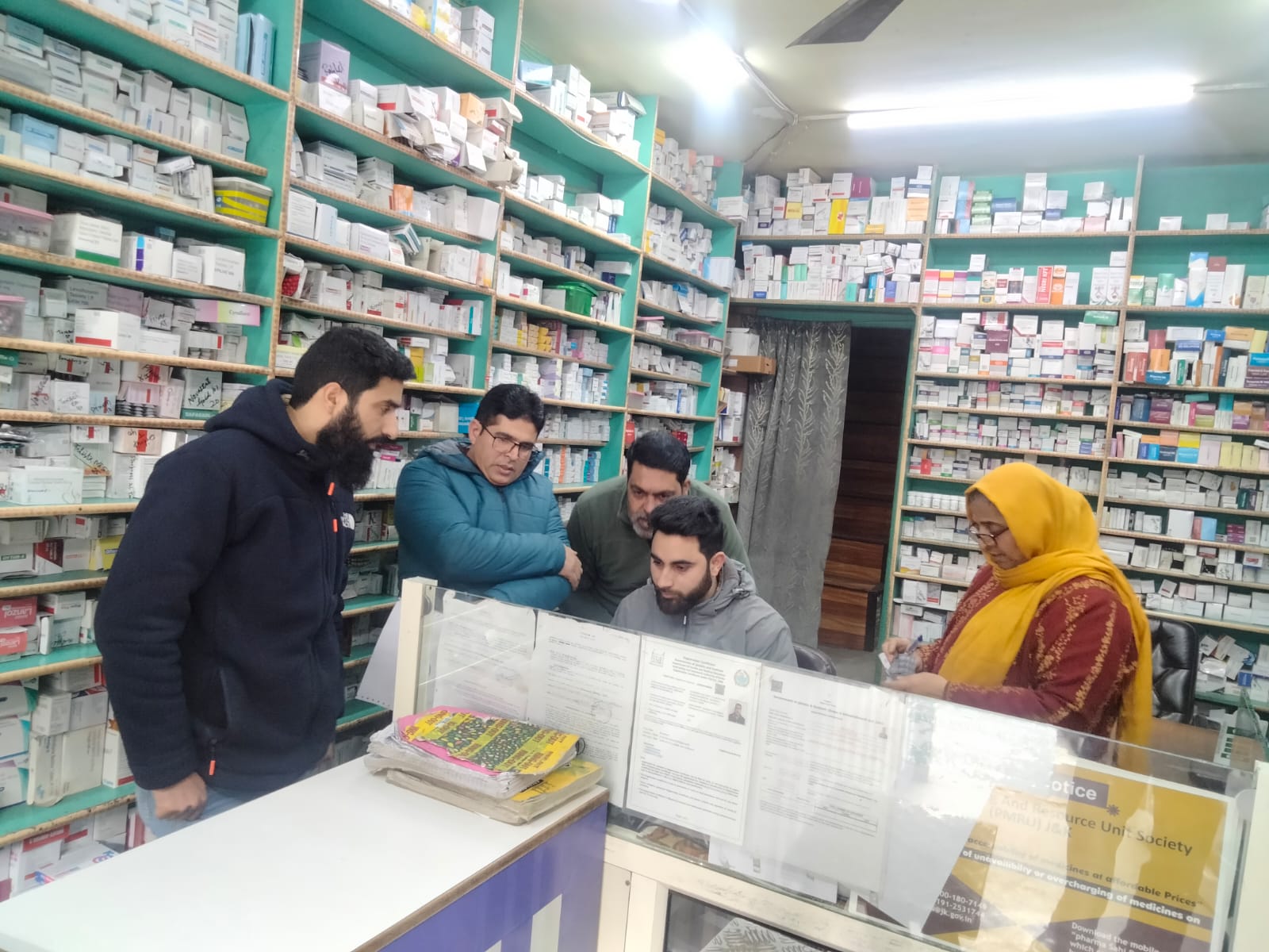 Drugs Control Deptt Bandipora inspects retail sale establishments