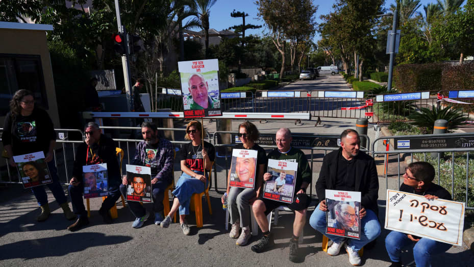 Hostage families protest outside Netanyahu’s home, ramping up pressure for a truce-for-hostages deal