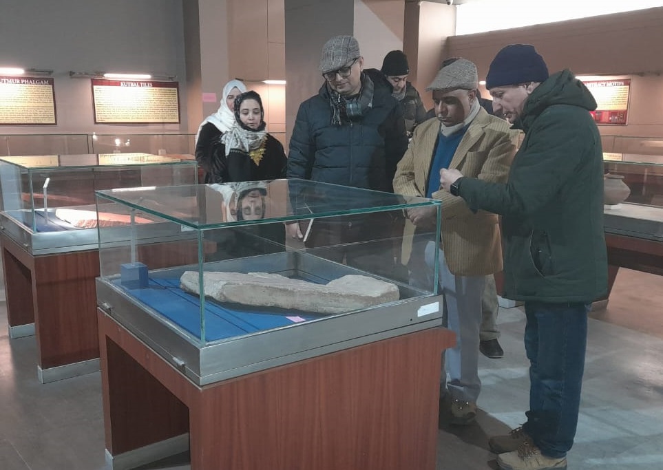 Principal Secretary visits SPS Museum Srinagar