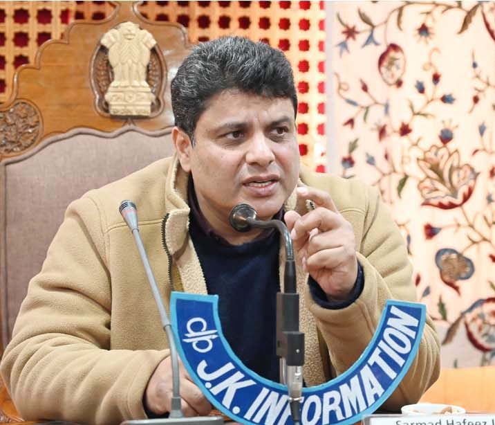 Sarmad chairs public grievances redress camp, VBSY event at Shopian