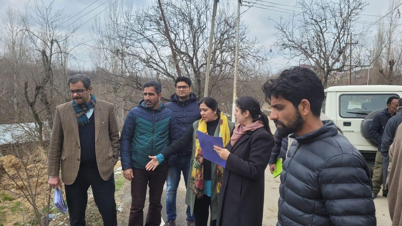 DG Rural Sanitation visits Budgam; reviews work done under SBM-G