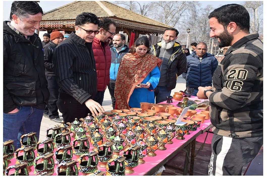 Dir H&H inaugurates exhibition at Zero Bridge Rajbagh