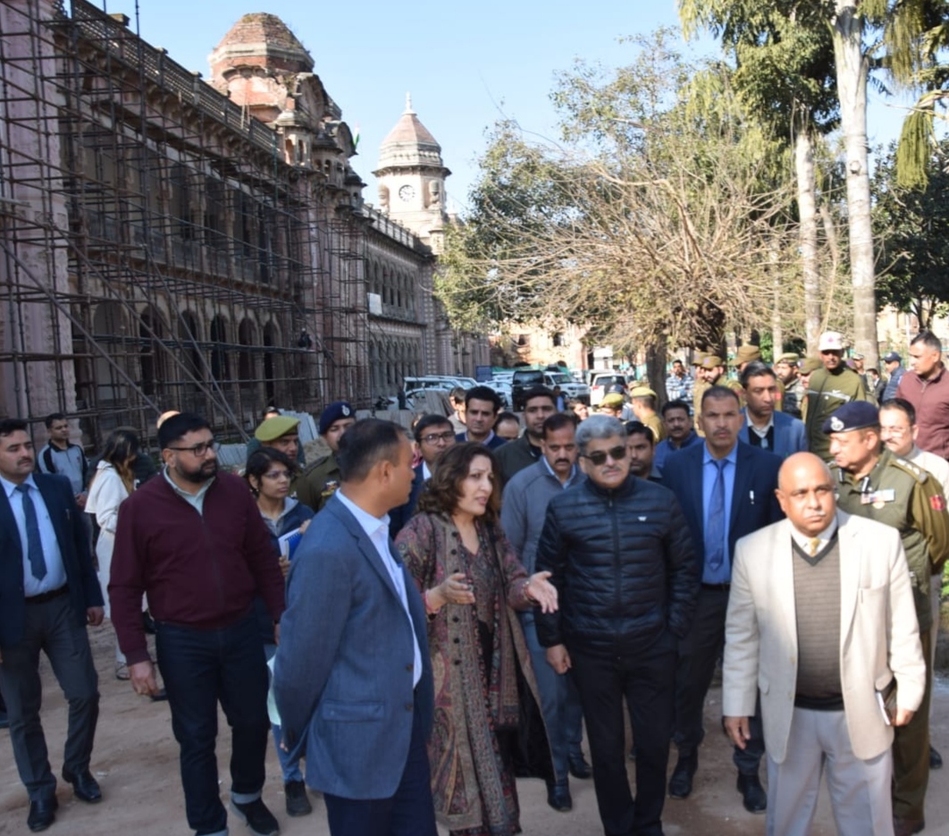 Dulloo makes his maiden visit to the Mubarak Mandi Palace