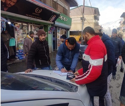 Enforcement drive against traffic violations carried out at Bandipora